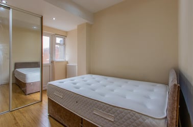 Mackintosh Place, Cathays, Cardiff - Image 3